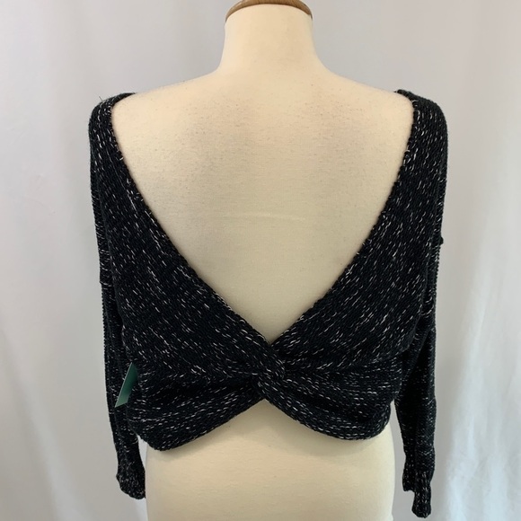 Abound Black/White Heather Twist Back Crop Pullover Sweater - Picture 4 of 7